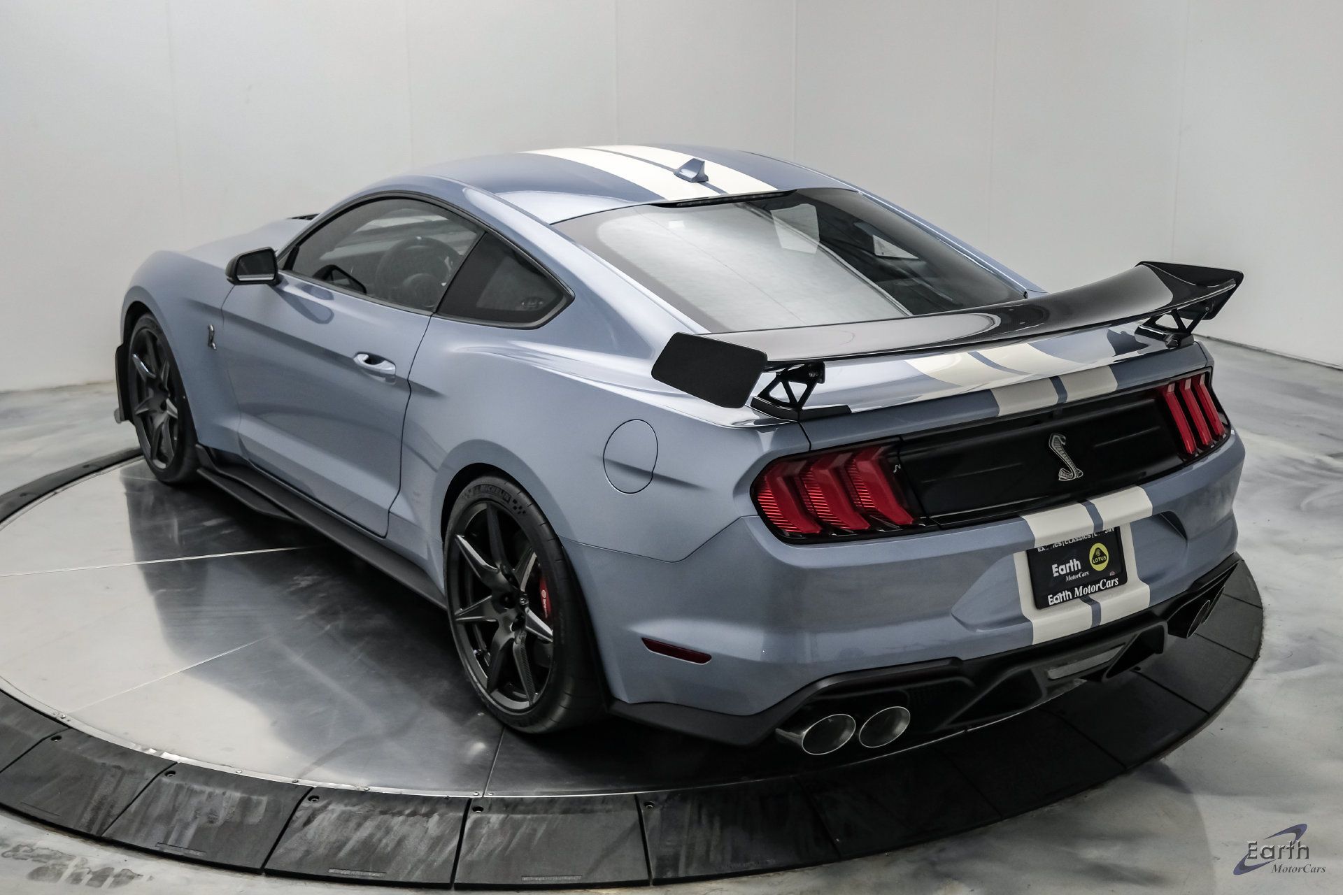 Used 2022 Ford Mustang Shelby GT500 w/ Carbon Fiber Track Pack RWD image 14