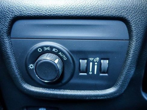 New 2025 Jeep Grand Cherokee L Altitude image 16