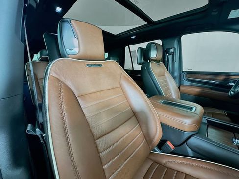 Certified 2024 GMC Yukon Denali Ultimate AWD/4WD image 36