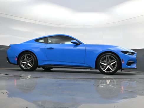 Used 2025 Ford Mustang Premium RWD image 32
