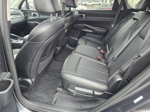 Certified 2022 Kia Sorento S image 10