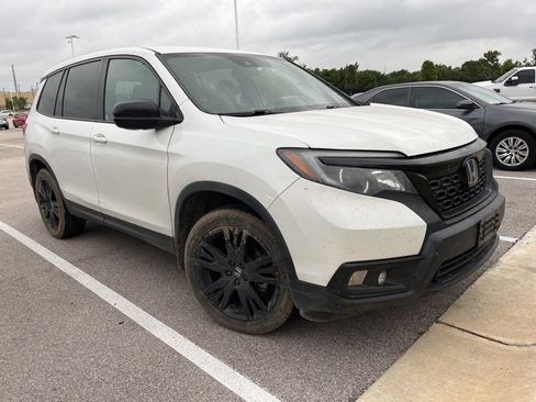 Used 2021 Honda Passport Sport image 2