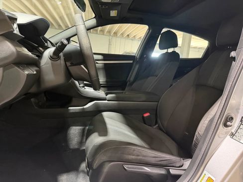 Used 2018 Honda Civic EX image 9