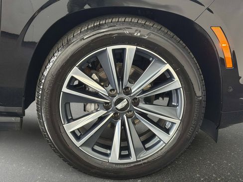 Used 2025 Cadillac Escalade Sport w/ Touring Package AWD/4WD image 19