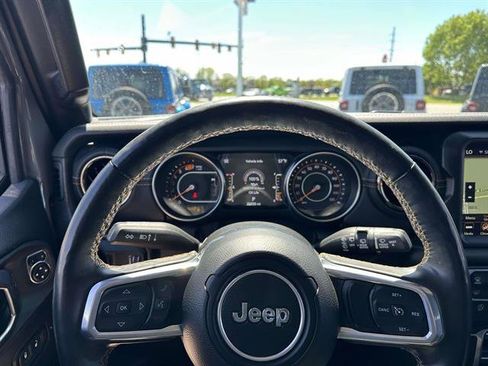 Used 2023 Jeep Wrangler Unlimited Sahara AWD/4WD image 17