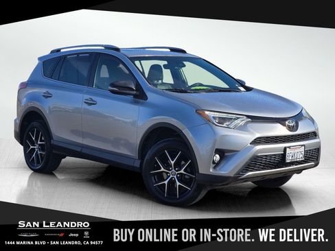 Used 2018 Toyota RAV4 SE w/ Power Extra Value Package FWD image 1