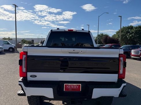 Used 2025 Ford F350 Platinum w/ FX4 Off-Road Package AWD/4WD image 4