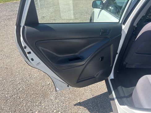 Used 2003 Pontiac Vibe w/ Power Group Value Package FWD image 19