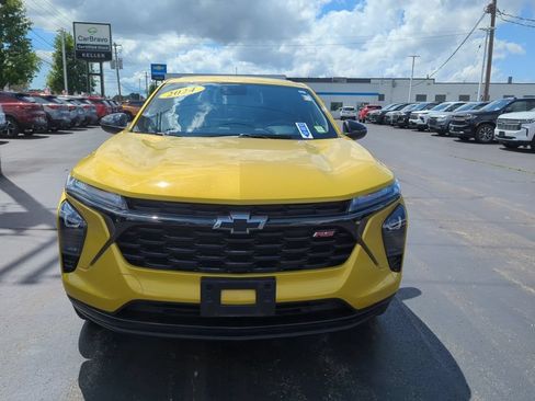 Certified 2024 Chevrolet Trax RS w/ Driver Confidence Package FWD image 3