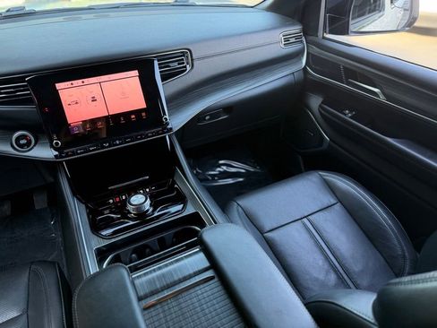 Used 2024 Jeep Wagoneer Series II w/ Flexible Seating Group image 44