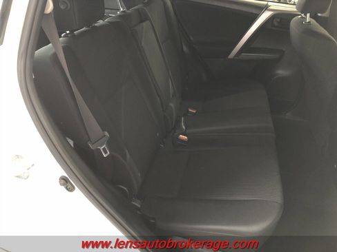 Used 2018 Toyota RAV4 LE image 16