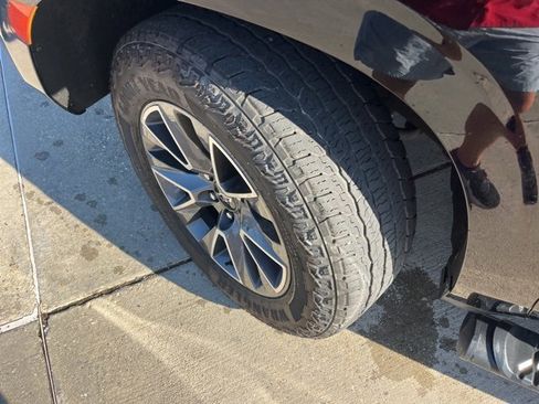 Used 2023 Chevrolet Tahoe Z71 w/ Z71 Off-Road Package image 42