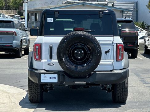 New 2026 Ford Bronco Outer Banks w/ Black Appearance Package AWD/4WD image 4