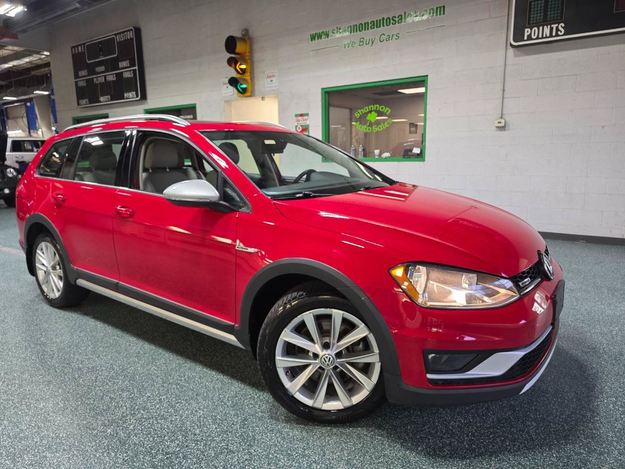Used 2017 Volkswagen Golf Alltrack SE AWD/4WD image 14
