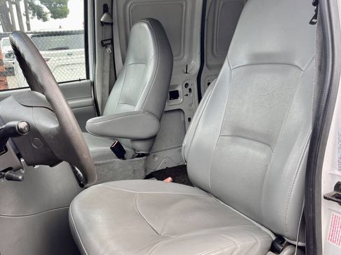 Used 2004 Ford E-150 and Econoline 150 image 12