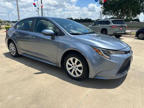 Used 2022 Toyota Corolla LE FWD image 12