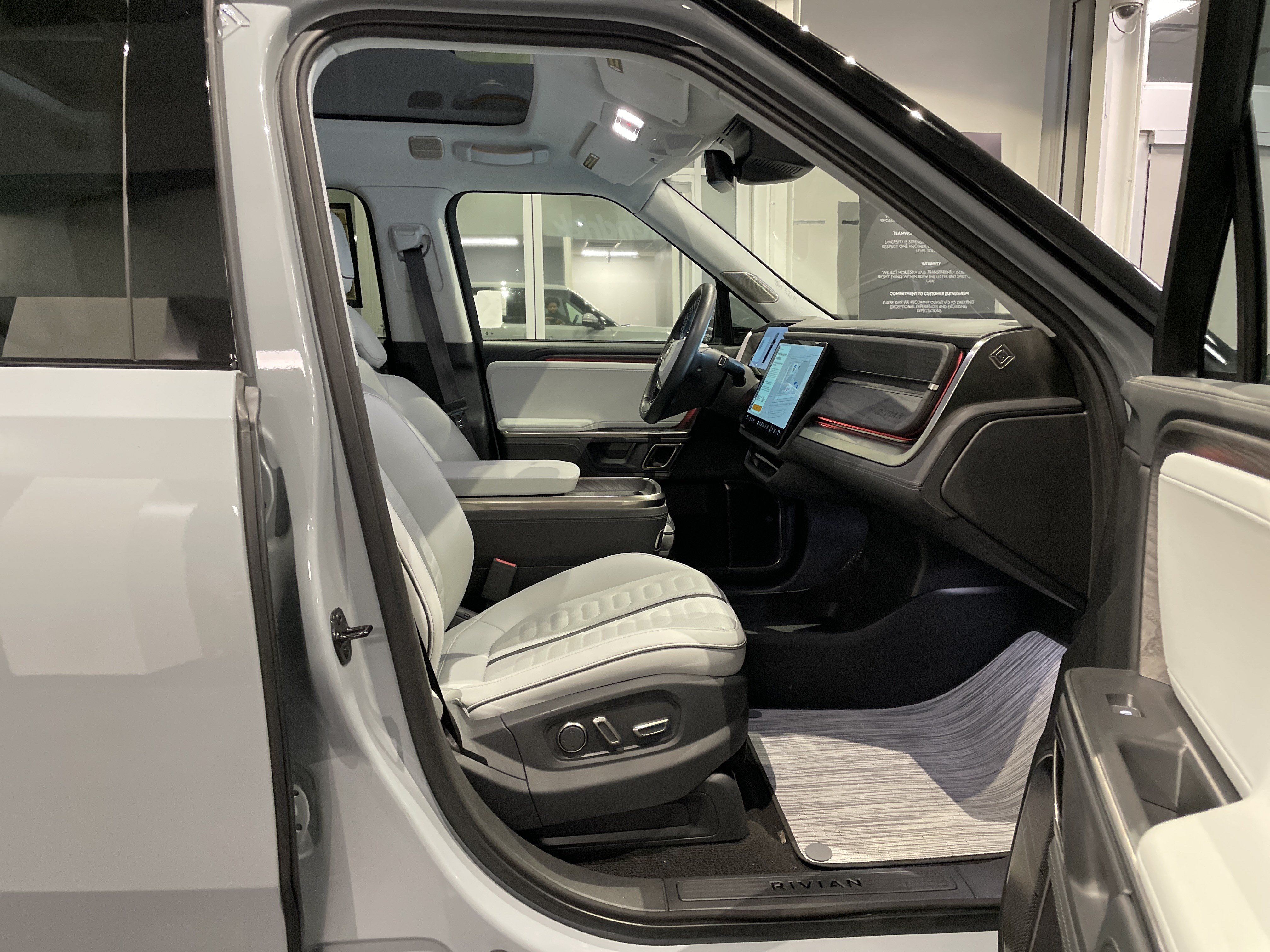 Used 2023 Rivian R1T Adventure Quad AWD/4WD image 36