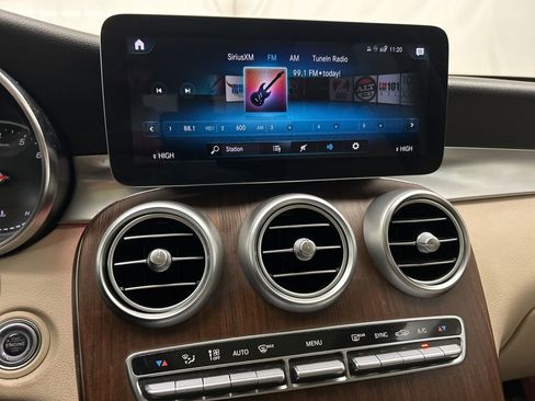 Used 2022 Mercedes-Benz GLC 300 GLC 300 image 25