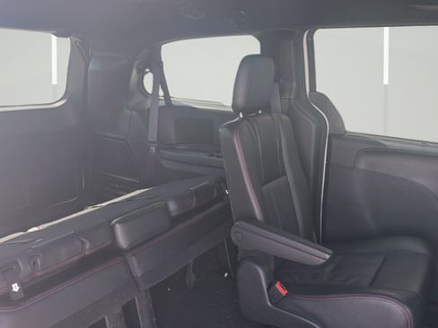 Used 2019 Dodge Grand Caravan GT FWD image 9