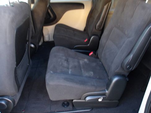 Used 2017 Dodge Grand Caravan SE image 20