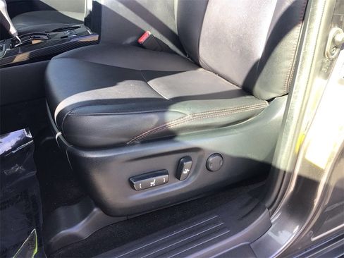 Used 2023 Toyota 4Runner TRD Off-Road Premium w/ Off Road Premium Plus Package image 18