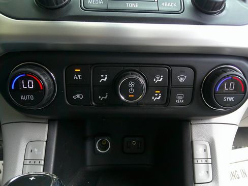 Used 2017 GMC Acadia SLT image 29