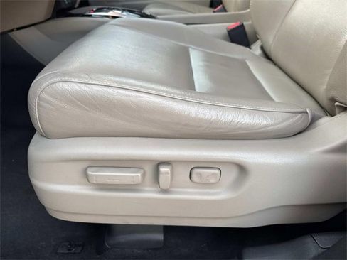 Used 2016 Honda Pilot Touring image 17