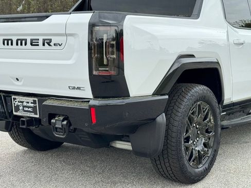 New 2025 GMC Hummer EV 3X w/ LPO, Illumination Package image 15