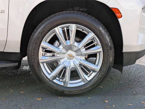 Used 2021 Chevrolet Tahoe High Country image 11