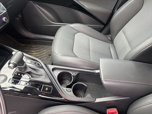 Used 2025 Kia Niro EX FWD image 15