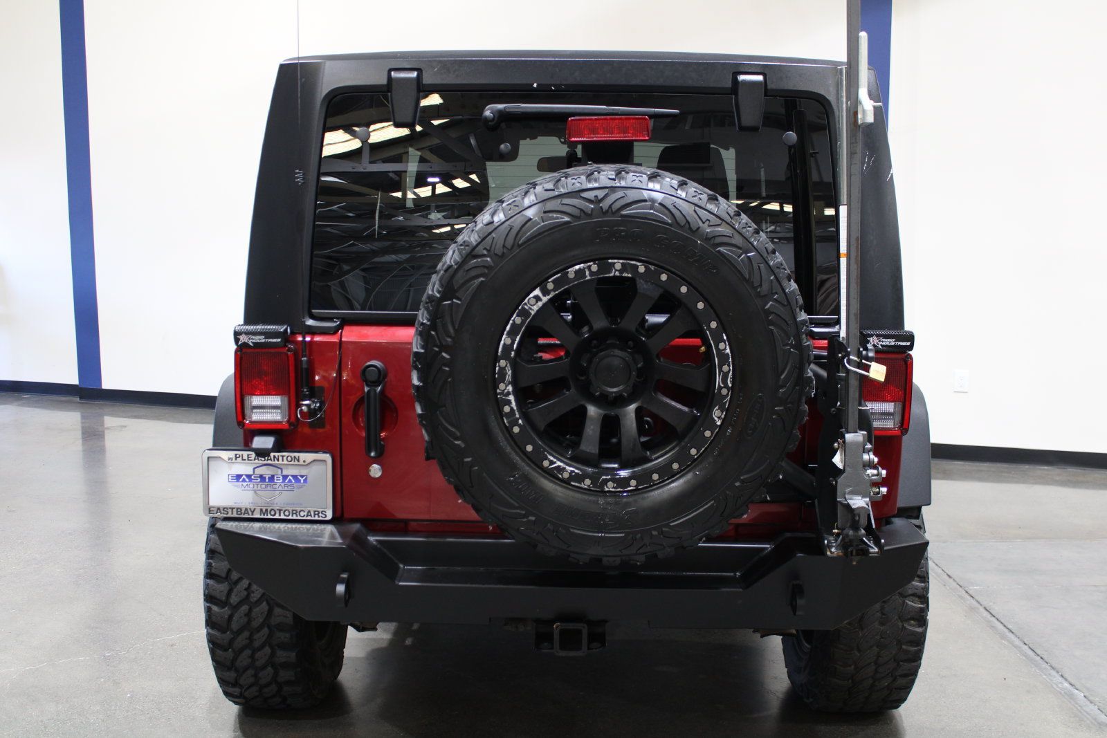 Used 2011 Jeep Wrangler Rubicon w/ Dual Top Group AWD/4WD image 11