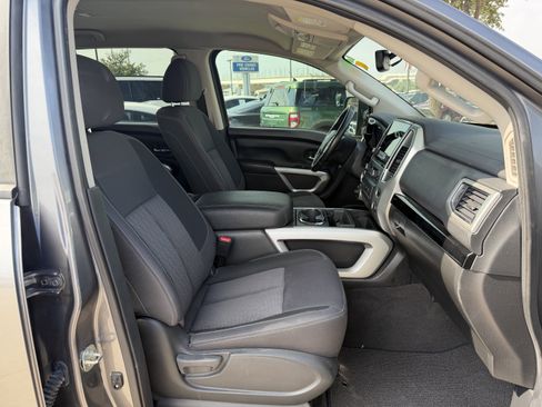Used 2021 Nissan Titan SV w/ SV Convenience Package AWD/4WD image 31
