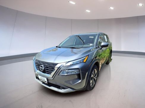 Used 2023 Nissan Rogue SV AWD/4WD image 2