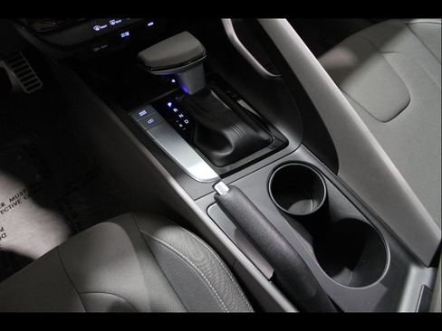 Certified 2025 Hyundai Elantra Sport FWD image 14