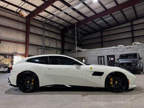Used 2019 Ferrari GTC4Lusso T image 4
