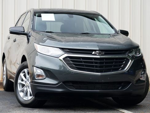 Used 2019 Chevrolet Equinox LT FWD image 2
