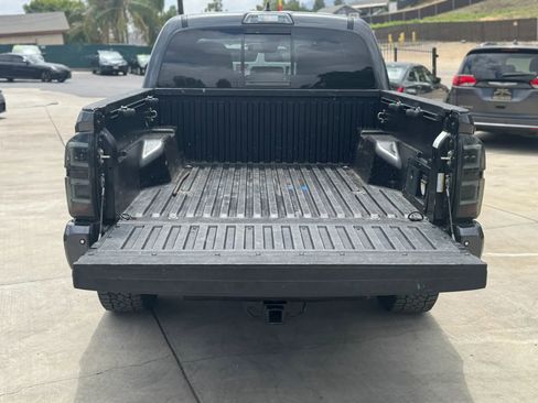 Used 2019 Toyota Tacoma TRD Sport w/ Technology Package AWD/4WD image 6