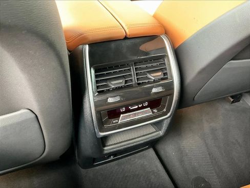 Used 2024 BMW X5 xDrive40i w/ Premium Package AWD/4WD image 10
