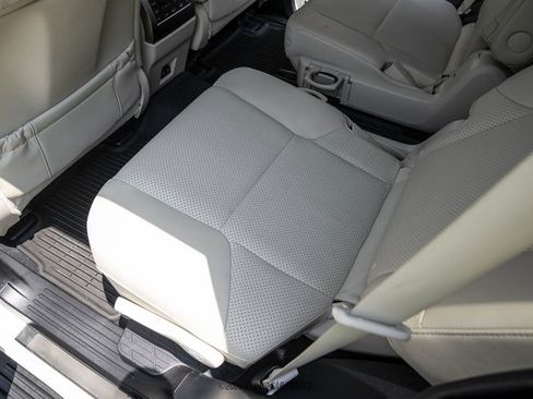 Used 2023 Lexus GX 460 Luxury w/ Sport Design Package AWD/4WD image 71