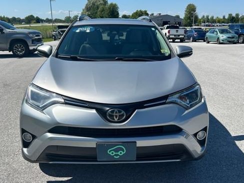 Used 2018 Toyota RAV4 XLE AWD/4WD image 8