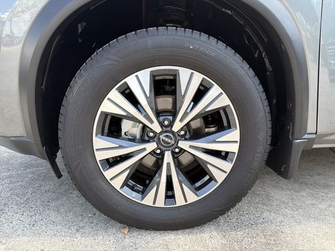 Used 2023 Nissan Rogue SV FWD image 11