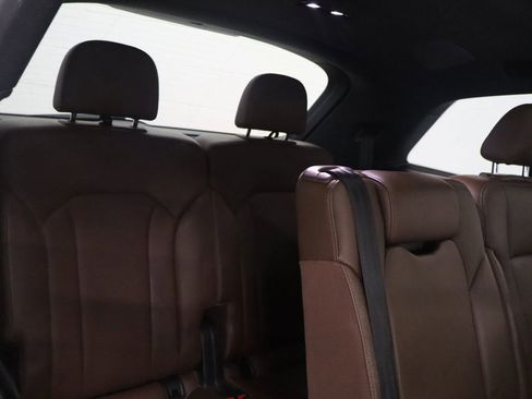 Used 2017 Audi Q7 3.0T Prestige w/ Prestige Package image 12