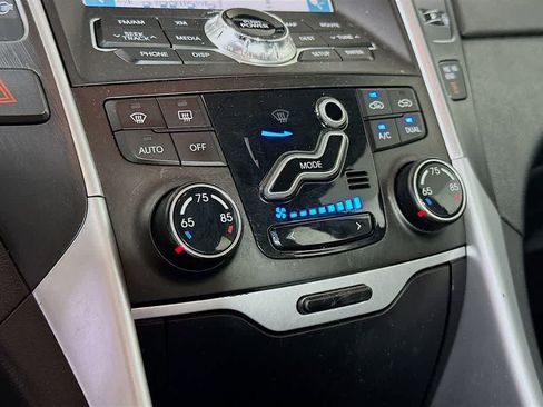 Used 2011 Hyundai Sonata SE w/ Navigation & Sunroof Pkg 4 FWD image 17