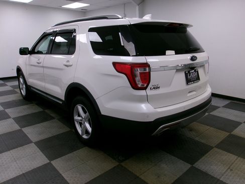 Used 2016 Ford Explorer XLT w/ Equipment Group 201A image 2