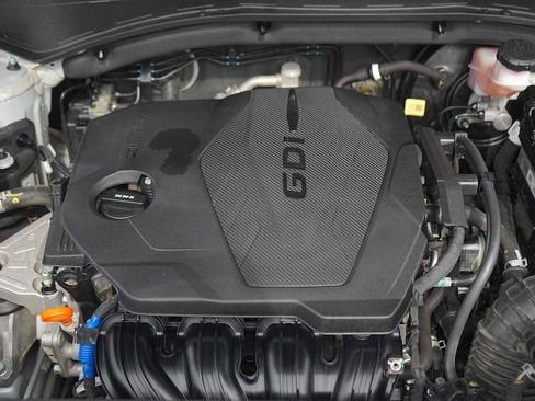 Used 2023 Hyundai Santa Fe SEL image 9