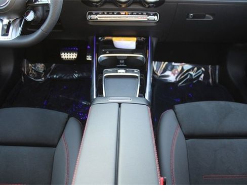 New 2025 Mercedes-Benz GLB 35 AMG 4MATIC image 14