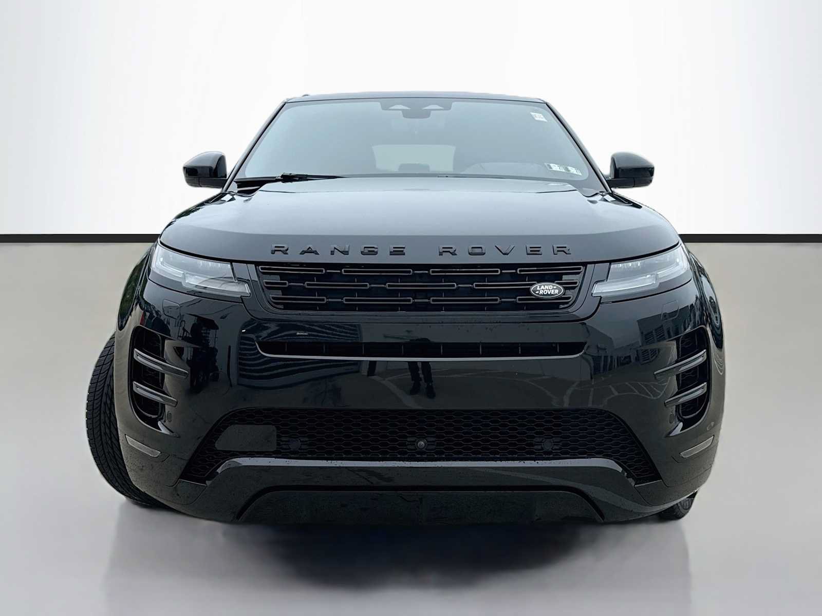 Certified 2025 Land Rover Range Rover Evoque Dynamic SE AWD/4WD image 2