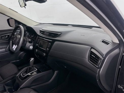 Used 2019 Nissan Rogue S image 26