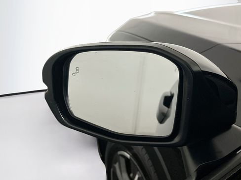Used 2023 Honda HR-V EX-L image 16