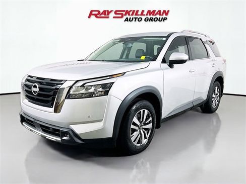 Used 2022 Nissan Pathfinder SL image 3